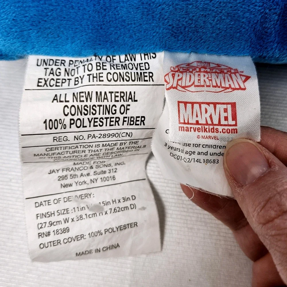 Marvel Ultimate Spider-Man‎ 3D Pillow Buddy Snuggle Plush Superhero Blue Red